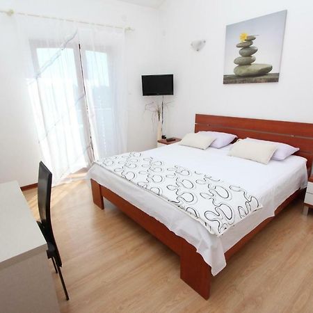Rooms And Apartment Luana Rovinj Exterior foto
