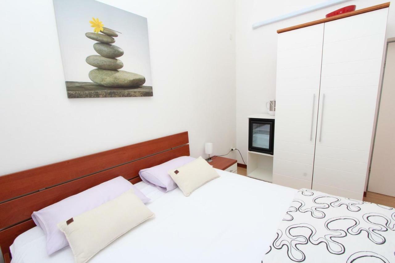 Rooms And Apartment Luana Rovinj Exterior foto