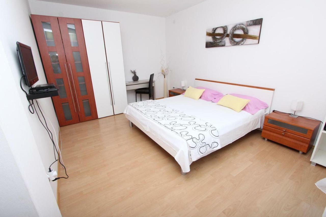 Rooms And Apartment Luana Rovinj Exterior foto