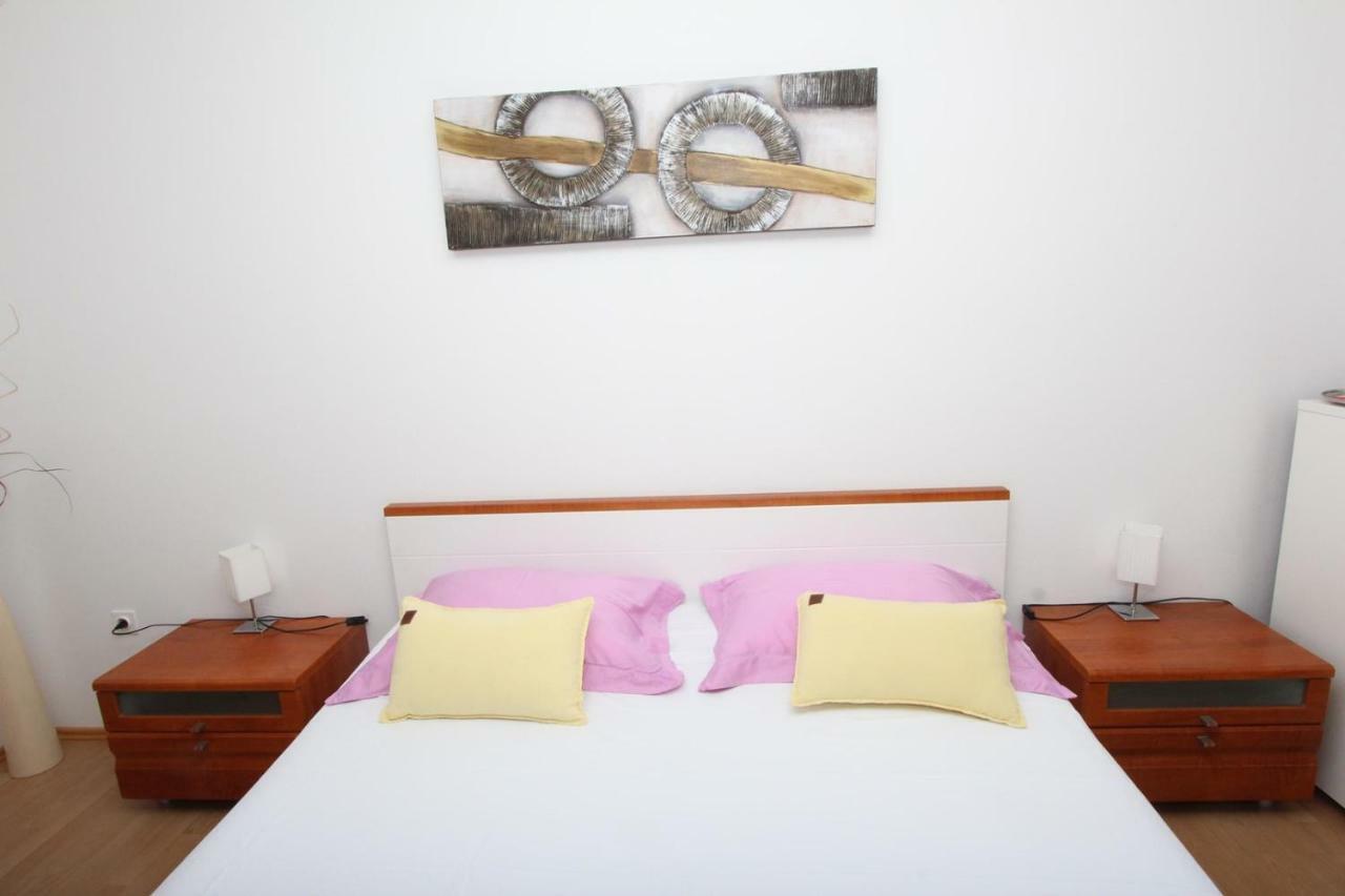 Rooms And Apartment Luana Rovinj Exterior foto