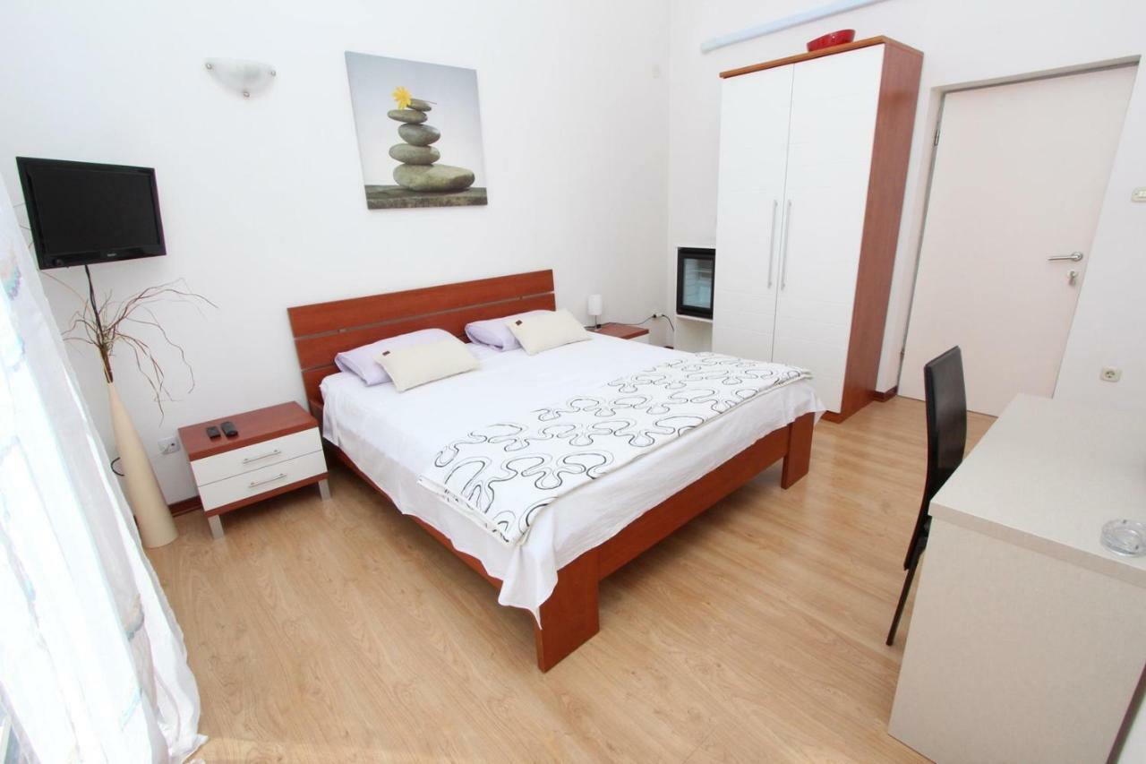 Rooms And Apartment Luana Rovinj Exterior foto