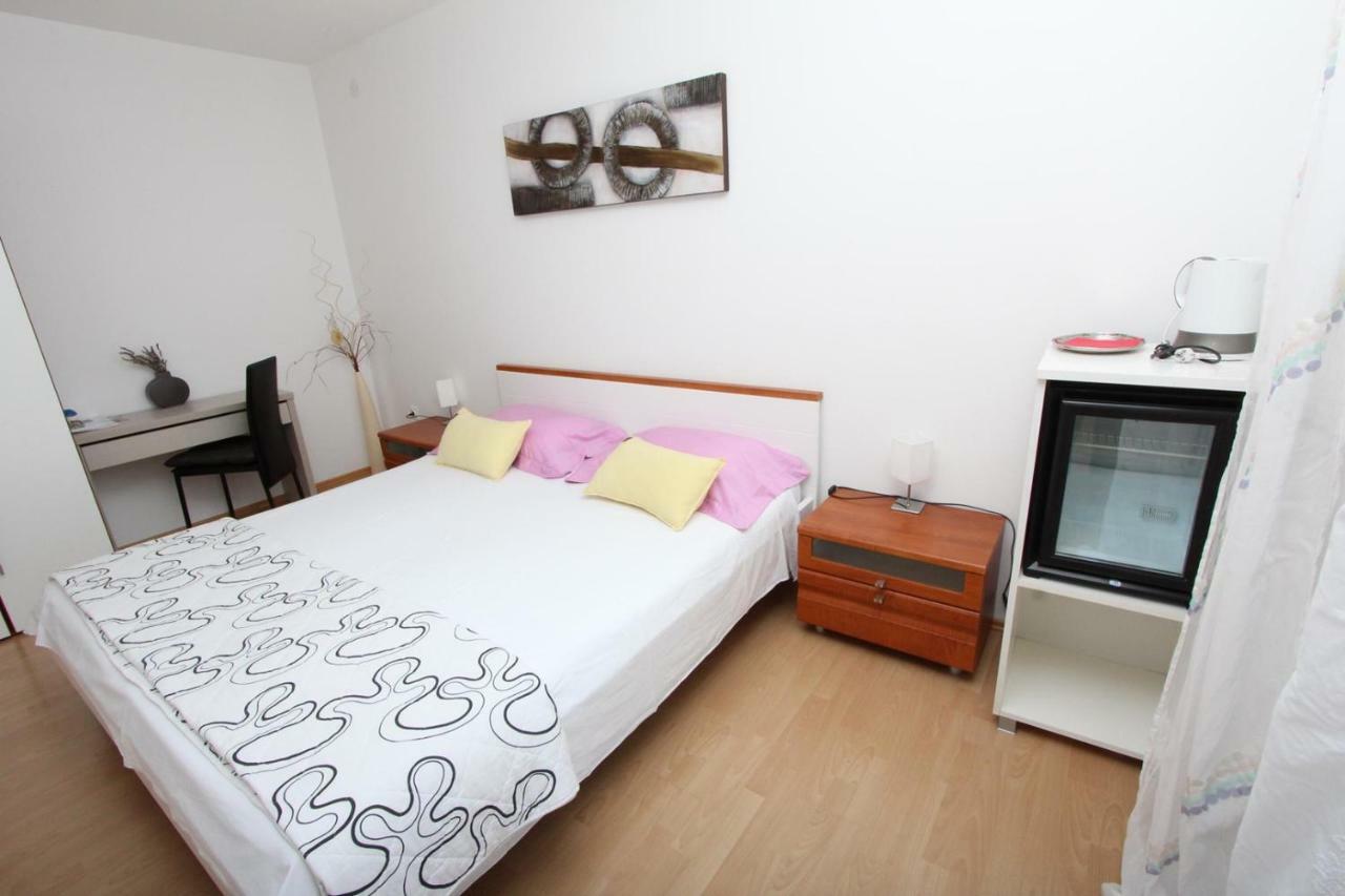 Rooms And Apartment Luana Rovinj Exterior foto