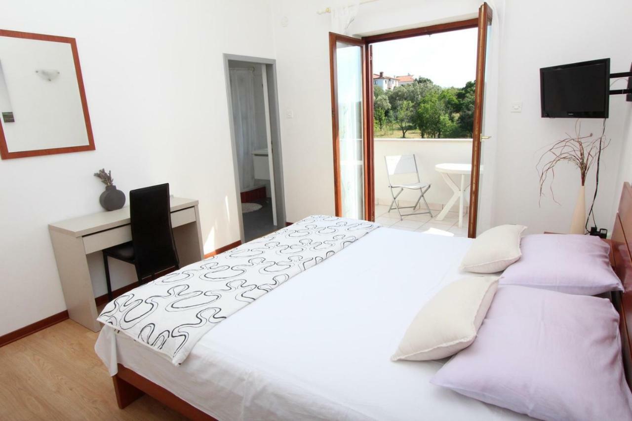 Rooms And Apartment Luana Rovinj Exterior foto